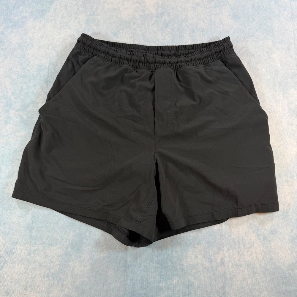 Lululemon Athletic Shorts Mens Medium Black Excellent Mesh Zipper Pockets